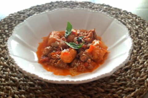 Recette de gnocchi tomates fraîches et chair de saucisses