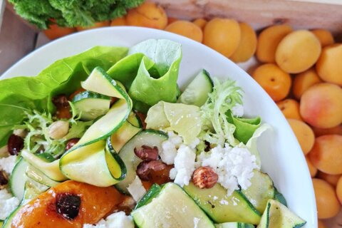 Recette : Salade d'été abricot chicon feta