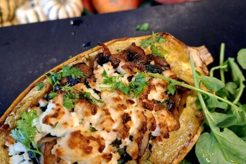 Courge spaghetti farcie à la forestière